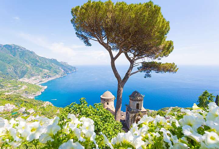 Näkymä Amalfin rannikolle Sorrentoon.