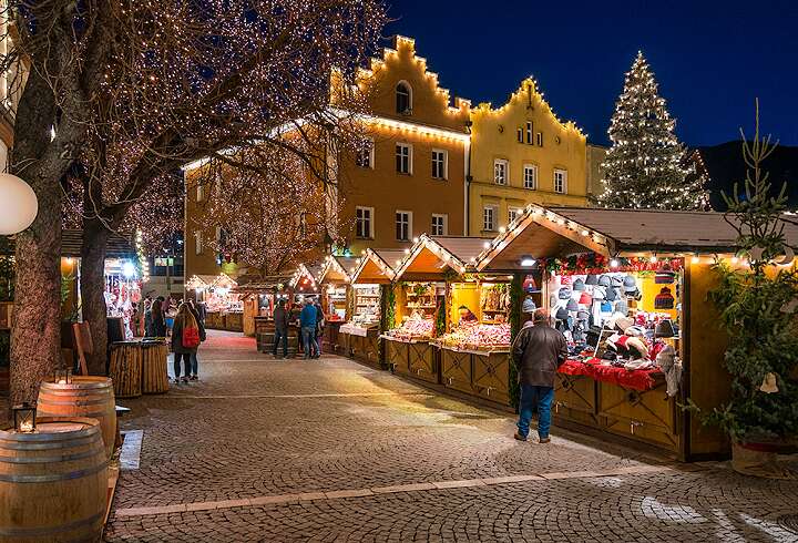 Italian hurmaavat joulutorit Matkapoikien kanssa. 