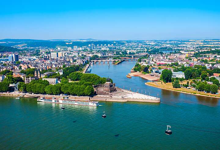 Koblenz on yksi vanhimmista kaupungeista ja on kohteemme jokiristeilyllä. 