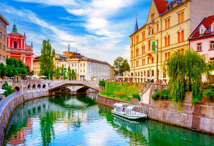 Ljubljanan keskustasta löytyy vanhoja barokkirakennuksia ja vanha raatihuone