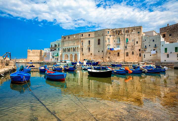 Monopolin vanha satama Barin maakunnassa, Apuliassa Italiassa.