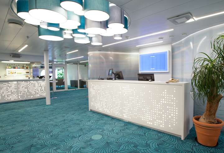 Serenaden kokousosaston viihtyisä aula