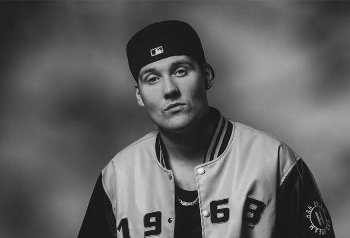 Ahti esiintyy Serenadella.