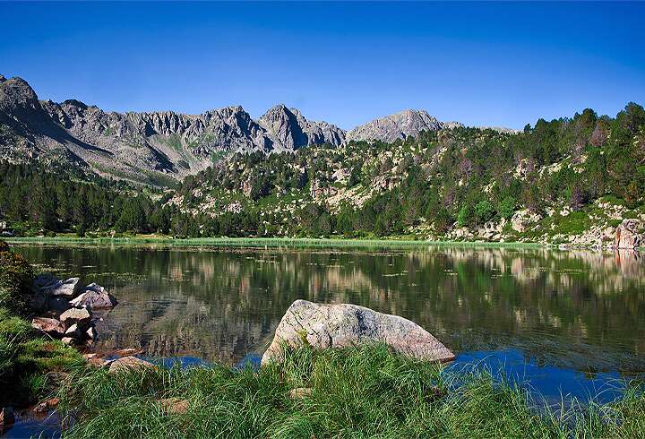 Madriumin laakso on yksi päiväpatikkamme kohteista. 