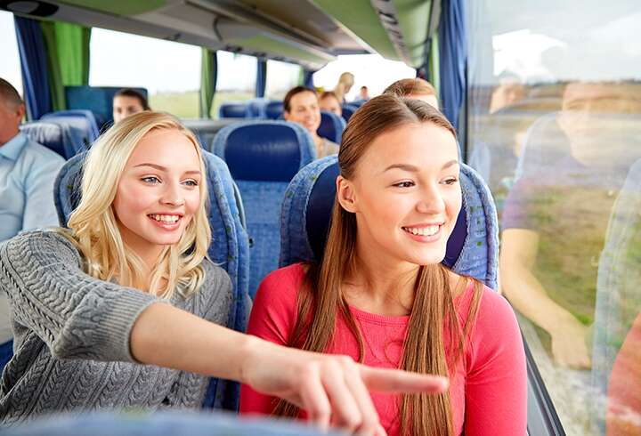 Tilausajokuljetukset Tukholman risteilylle Matkapoikien kautta. 