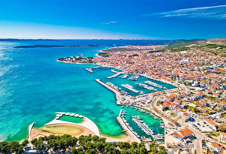 Vodicen kaupunki kuvattuna ilmasta. 