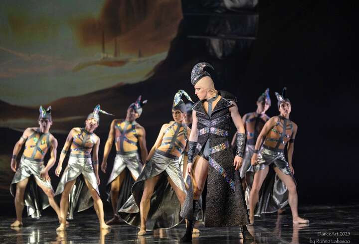 Tallinnan oopperatalossa esiintymässä Lizard baletti. 