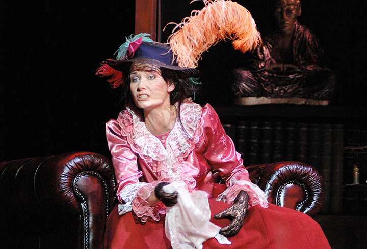 Tallinnan oopperatalossa esiintymässä My Fair Lady.