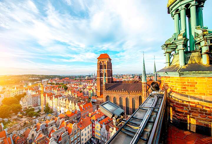 Gdanskin kaupunki Puolassa kuvattuna ilmasta. 