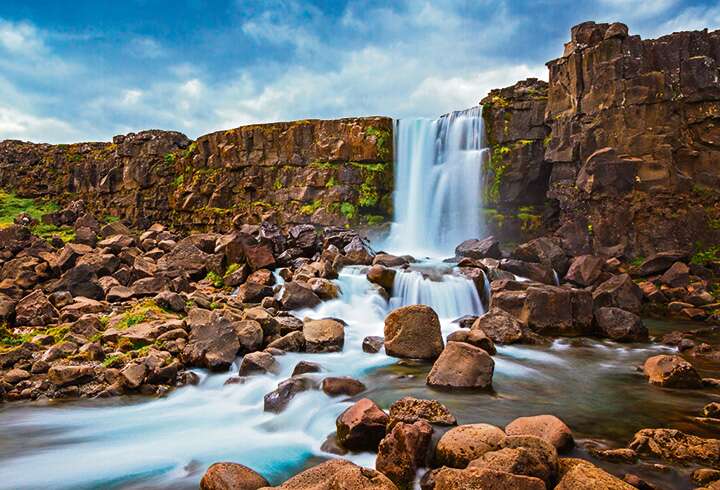 Islanti vesiputous Thingvellirin kansallispuistossa