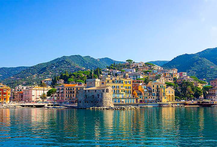 Rapallon kaupunki on yksi kiertomatkan kohteista Italiassa.