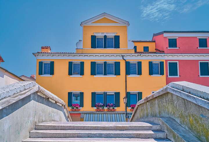 varikkaita rakennuksia Chioggiassa Italiassa