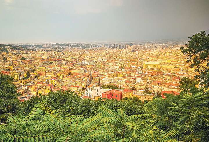 Näköala Napoliin Vomeron kaupunginosasta