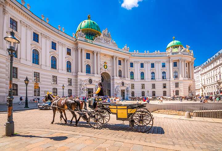 Hofburgi Wienissä