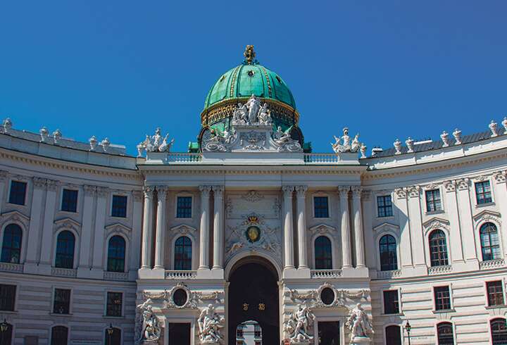 Hofburgin talvipalatsi Wienissä