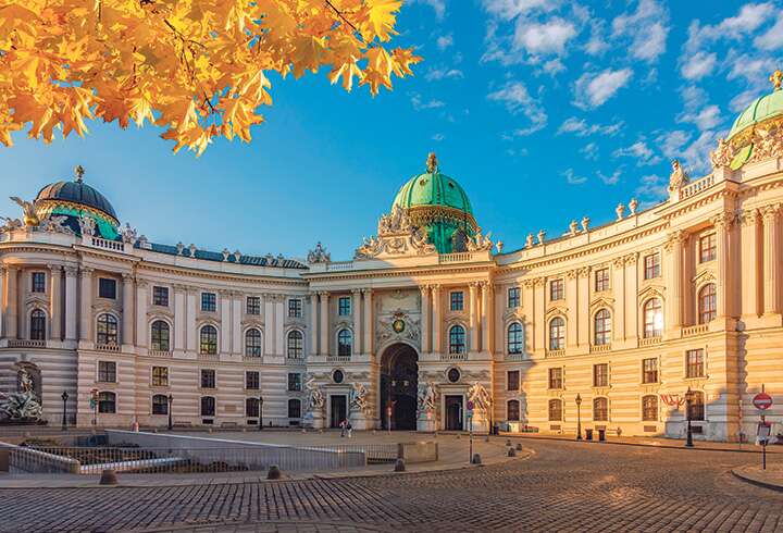 Hofburgin talvipalatsi syksyllä