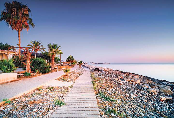 Rantakatu Polisista Latchin satamaan