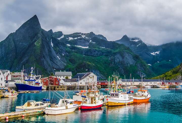 Norjan vuonot ja satama.