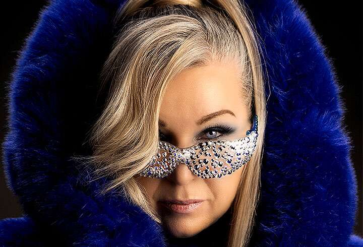 Pandora esiintymässä Gracella.