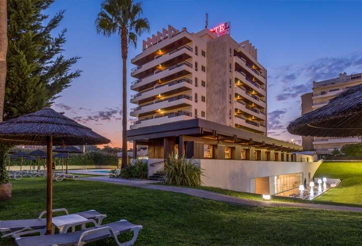 Hotelli Algarven patikkamatkalla.