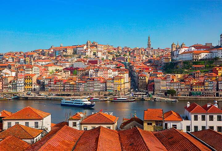 Porto keväällä Portugalissa.