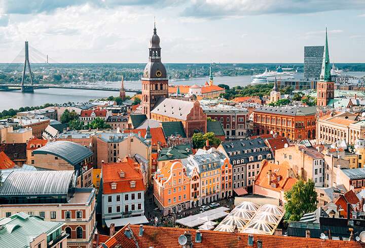 Riika kaupunkilomalla maisemat ovat huikeat. 