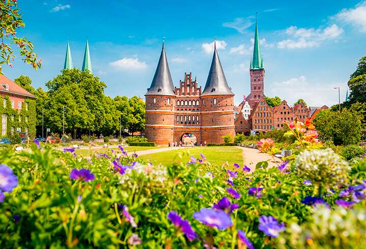 Lübeckin kuuluisa Holstentor. 