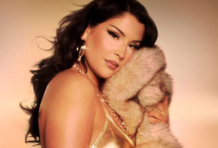 Sara Bee Victorialla.