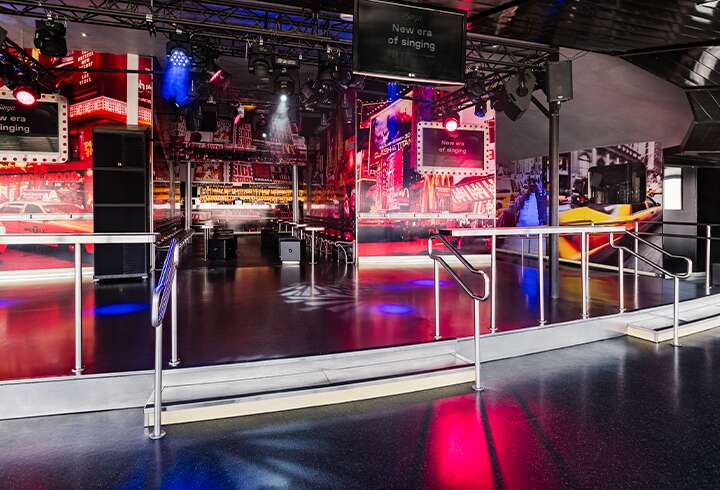 Karaokea Serenadella.