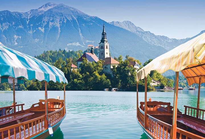 Bled-järvi ja kirkko Slovenia