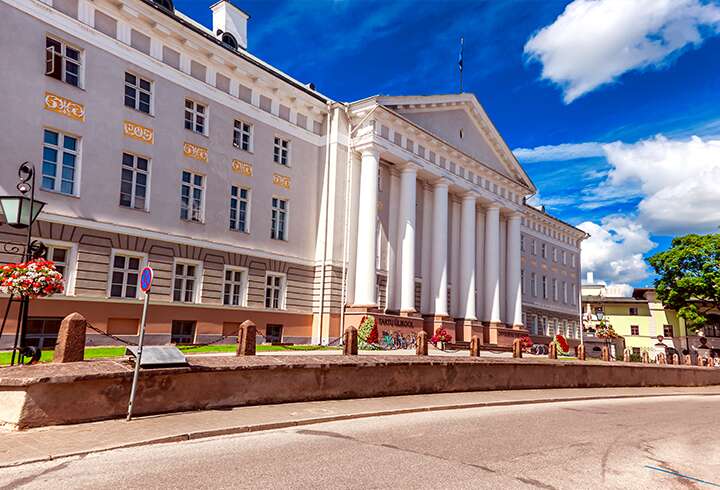 Tiedekorkeakoulu Tartossa. 