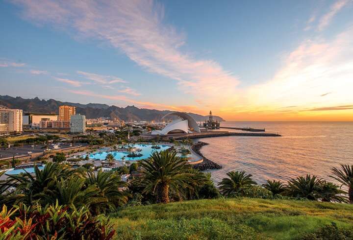 Teneriffa auringonlaskussa. 