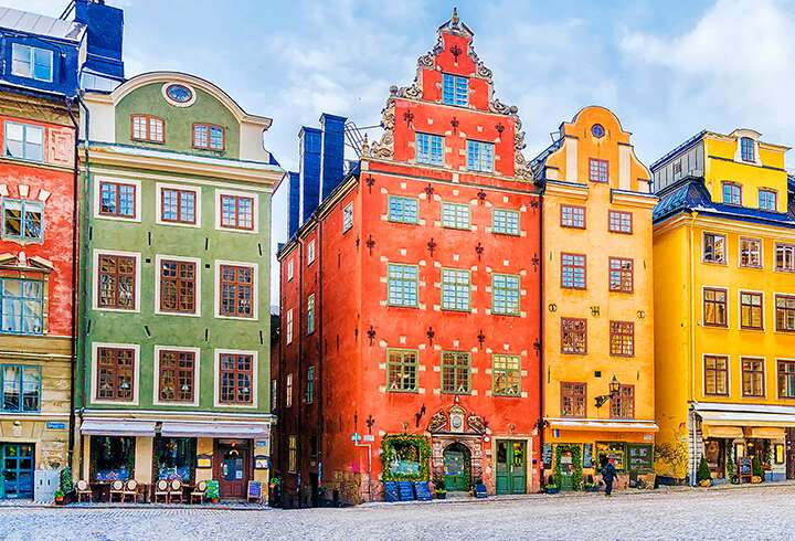 Tukholman värikkäät talot.