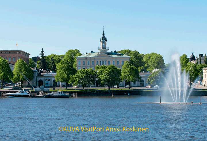Porin maisemat ja suihkulähde.