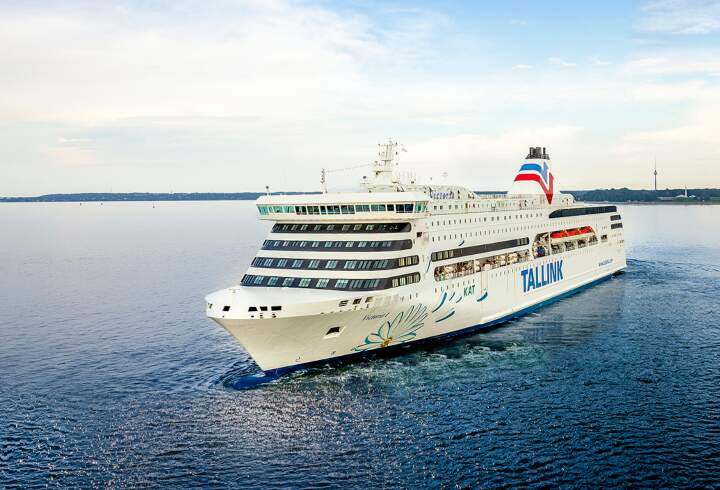 Tallink Victoria 1 risteilee kohti Tallinnaa.