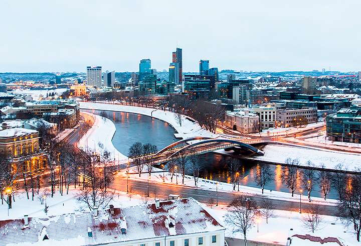 Vilnan joki ja kaupunki. 